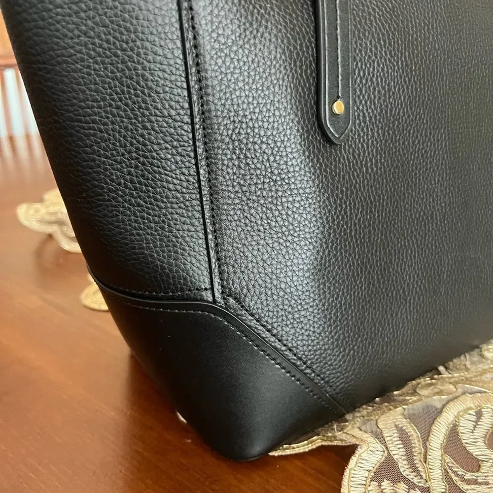 Michael Kors LG black tote